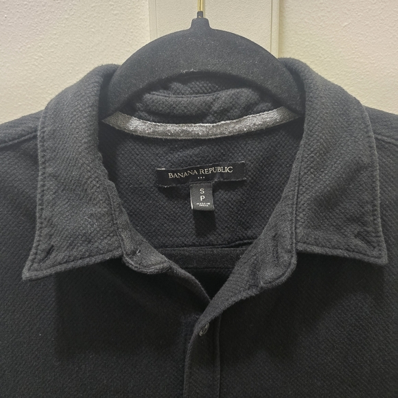 Banana Republic Men's Textured Knit Long Sleeve Button-Down - Picture 4 of 10